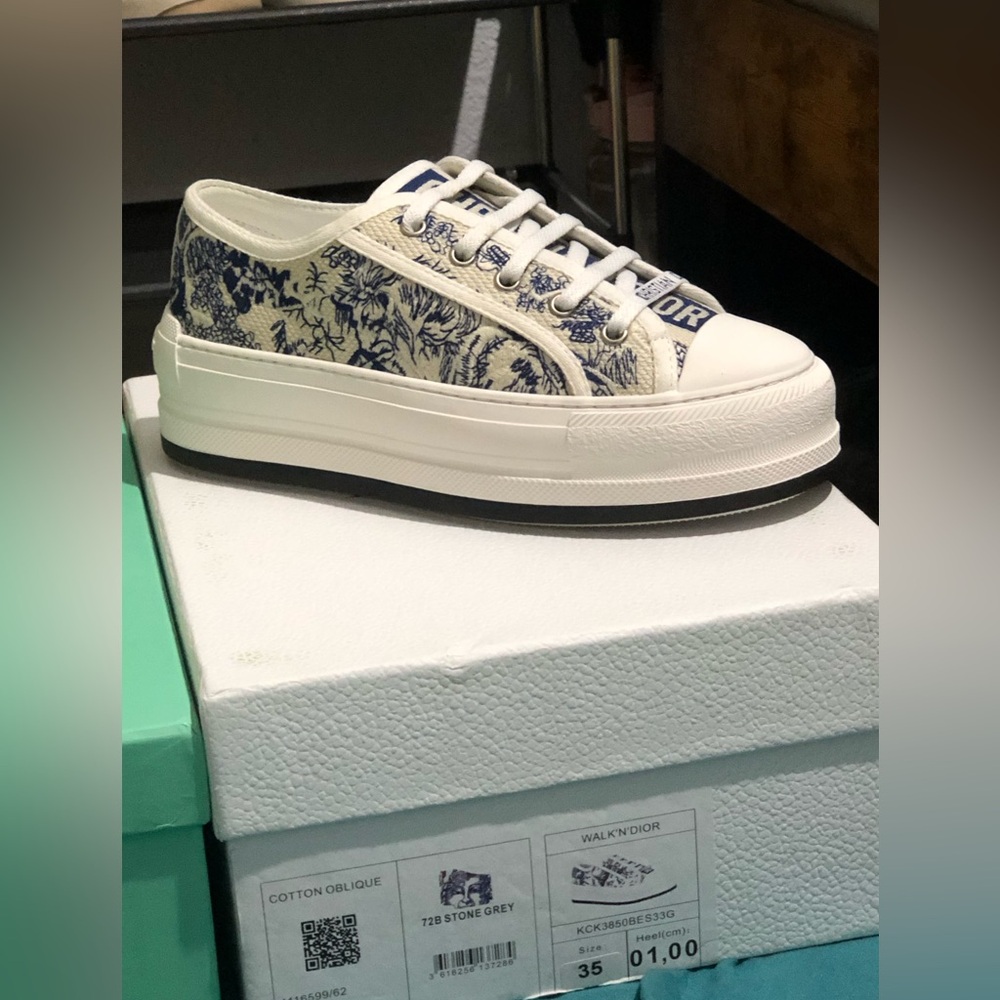 Brand new never worn Dior Walk In platform sneakers size 35 EU ( 4.5 US)
